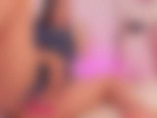 Live cam show with Valery Santorini - Average on Camsoda