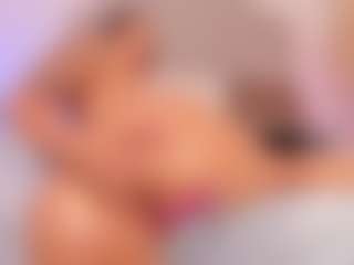 Live cam show with Valery Santorini - Flashing on Camsoda