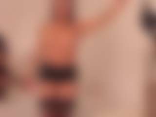 Show de cam en vivo con Valery Santorini - Deepthroat en Camsoda