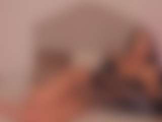 Live cam show with Valery Santorini - Fingers on livesuperchat.net