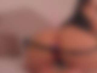 Live cam show with Valery Santorini - Deepthroat on Camsoda
