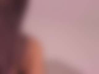 Live cam show with Valery Santorini - Gamer Mature on Camsoda