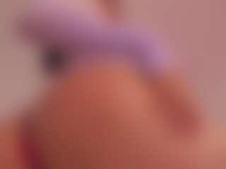Live cam show with Valery Santorini - Anal on Milfs Live