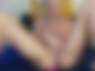 Live cam show with trophymilf - Mature on TastyBlacksLive