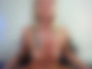 Live cam show with trophymilf - Small Tits Mature on sexylive.show