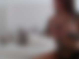Show di cam dal vivo con Iamjuliabond - Dirty su Camsoda