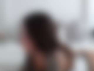 Live cam show with Iamjuliabond - Bedroom on iamadamtest123.com