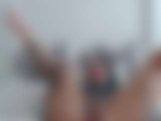 Live cam show with Iamjuliabond - Brown Hair on justonemore.cc
