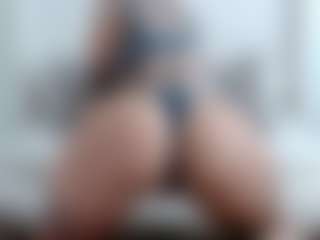 Iamjuliabond's Live Sex Cam Show