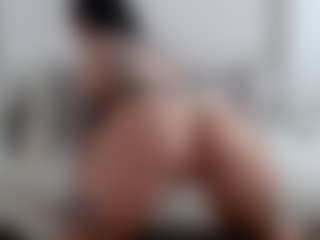 Iamjuliabond's Live Sex Cam Show