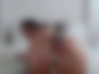 Live cam show with Iamjuliabond - Spinthewheel on hrnylive.com