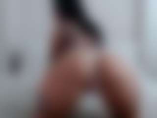 Live cam show with Iamjuliabond - Spy Curvy on Soda Cam