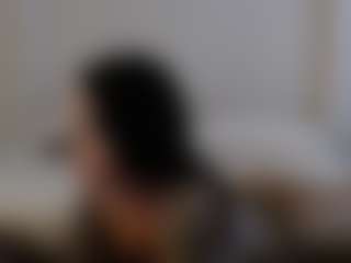 Live cam show with Iamjuliabond - Shaved Pussy on Fit Hotties