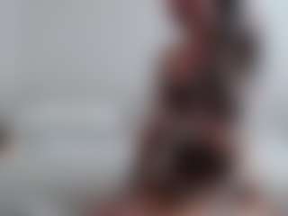 Iamjuliabond's Live Sex Cam Show