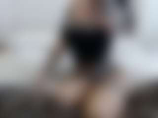 Iamjuliabond's Live Sex Cam Show
