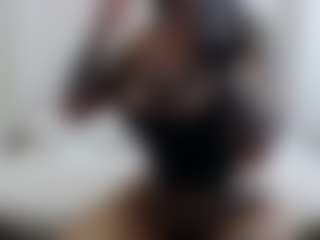 Iamjuliabond's Live Sex Cam Show