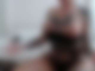 Iamjuliabond's Live Sex Cam Show
