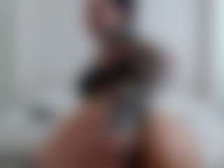 Iamjuliabond's Live Sex Cam Show