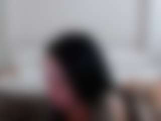 Live cam show with Iamjuliabond - Shaved Pussy Brown Hair on Camsoda