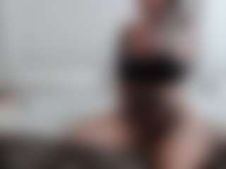 Iamjuliabond's Live Sex Cam Show