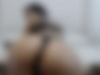 Iamjuliabond's Live Sex Cam Show