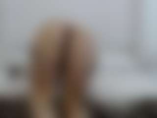 Iamjuliabond's Live Sex Cam Show