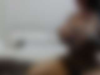 Iamjuliabond's Live Sex Cam Show