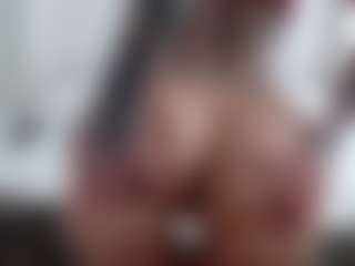 Live cam show with Iamjuliabond - Cum Curvy on Cam Slut