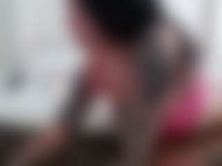 Live cam show with Iamjuliabond - Tongue on MyBangCams