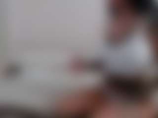 Iamjuliabond's Live Sex Cam Show