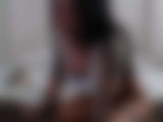Live cam show with Iamjuliabond - Strip Brown Hair on Gym Cam Girls