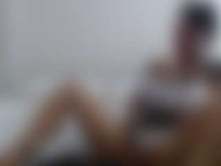 Live cam show with Iamjuliabond - Strip Toys on Uber Horny