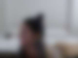 Live cam show with Iamjuliabond - Cum Curvy on Dare Cams