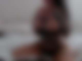 Iamjuliabond's Live Sex Cam Show