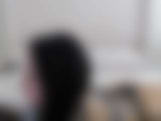 Live cam show with Iamjuliabond - Brown Hair Toys on 1on1-livenow
