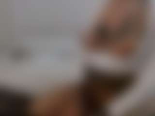 Iamjuliabond's Live Sex Cam Show