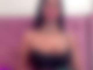Live cam show with ginnabolton - Ride on TeamSkeetLive