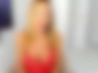 Live cam show with LuvC - Petite on nudelive.tv