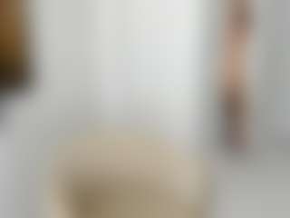 Live cam show with LuvC - Shaved Pussy on Chatstar