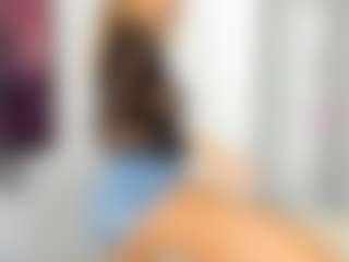Live cam show with LuvC - Petite on chickslive.net