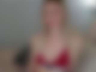 Live cam show with Brie Hunter - Solo on chickslive.net