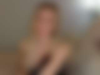 Live cam show with Brie Hunter - No Smoking on EXY