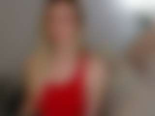 Live cam show with Brie Hunter - Petite on Dare Cams