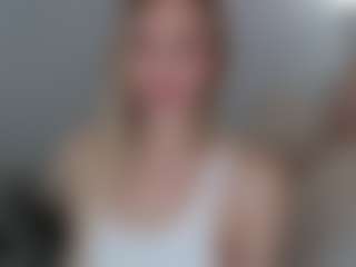 Live cam show with Brie Hunter - Solo on CamwithHer
