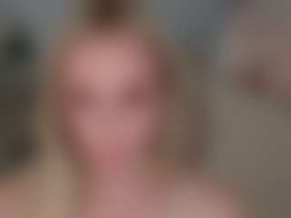 Live cam show with Brie Hunter - Squirt Blonde Hair on Milf Play