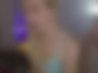 Live cam show with Brie Hunter - Lovense Petite on Streamer API