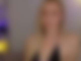 Live cam show with Brie Hunter - Bedroom on Milfs Live
