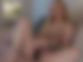 Live cam show with Brie Hunter - Tattoos on CamClone