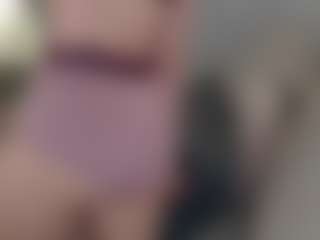 Live cam show with Brie Hunter - Dildo Or Vibrator on Livezox