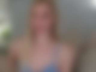 Live-Cam-Show mit Brie Hunter - Bikini auf Camsoda